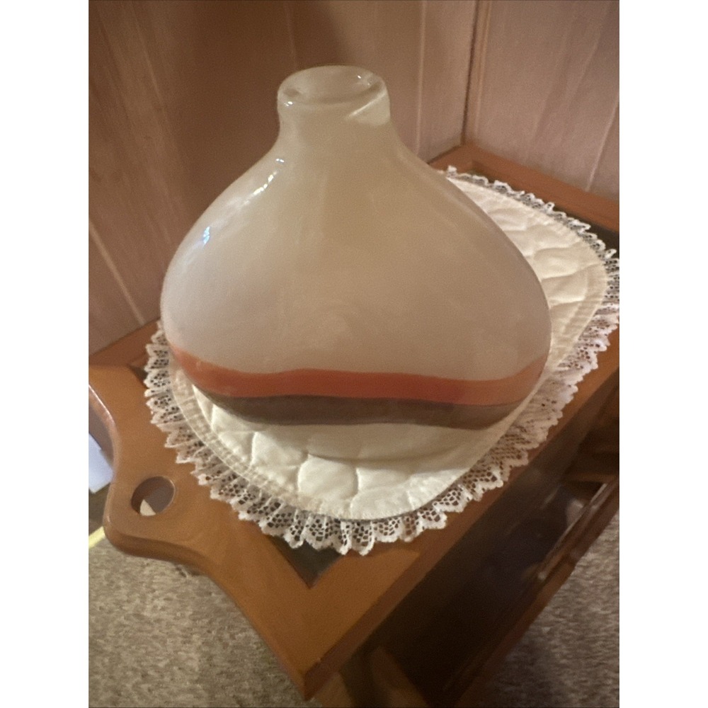 Pier 1 Imports hand-blown glass vase with a retro 70s Look - Picture 6 of 6